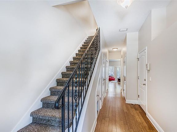 3rd image of 1216 Catherine St