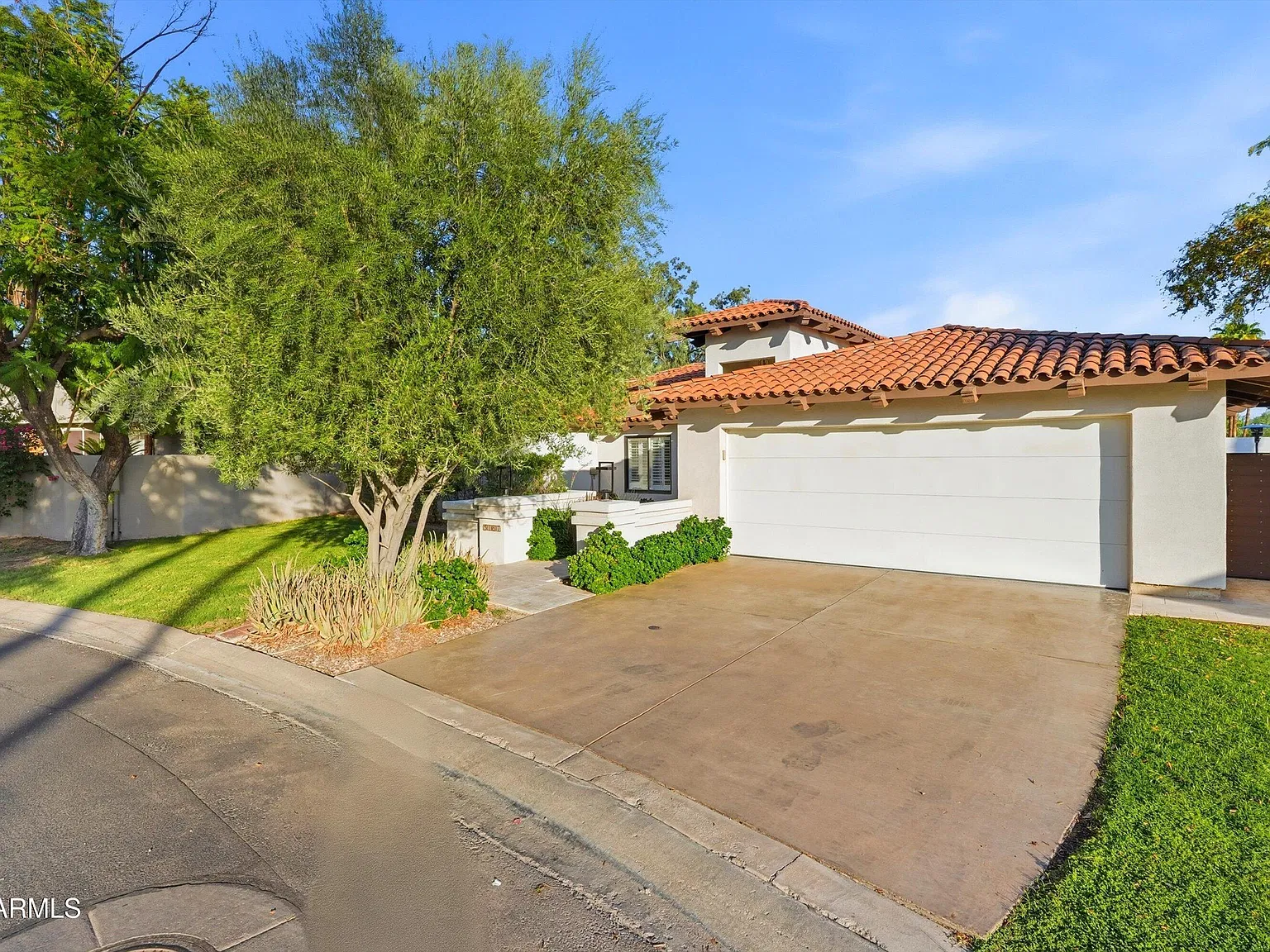 3 bed, $10,000 — Photo 2