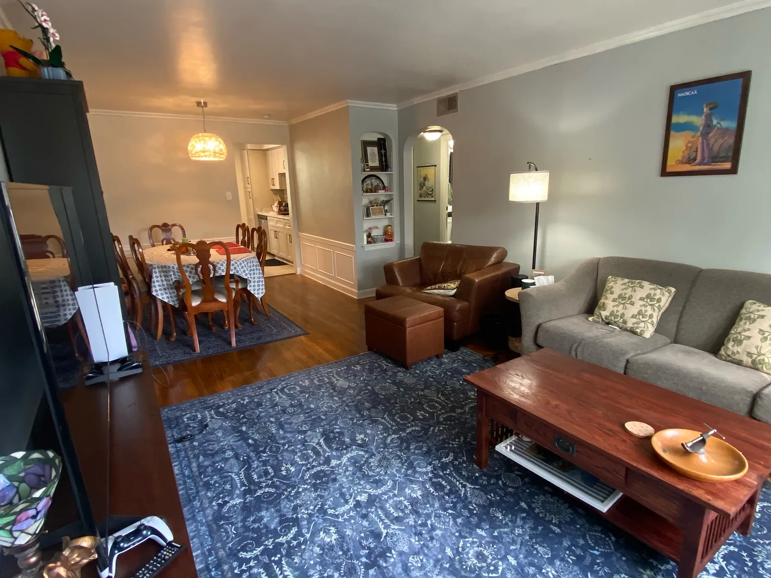 2 bed, 1000 sqft, $1,420 — Photo 2