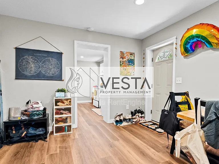 817 Oakdale Rd — Photo 10