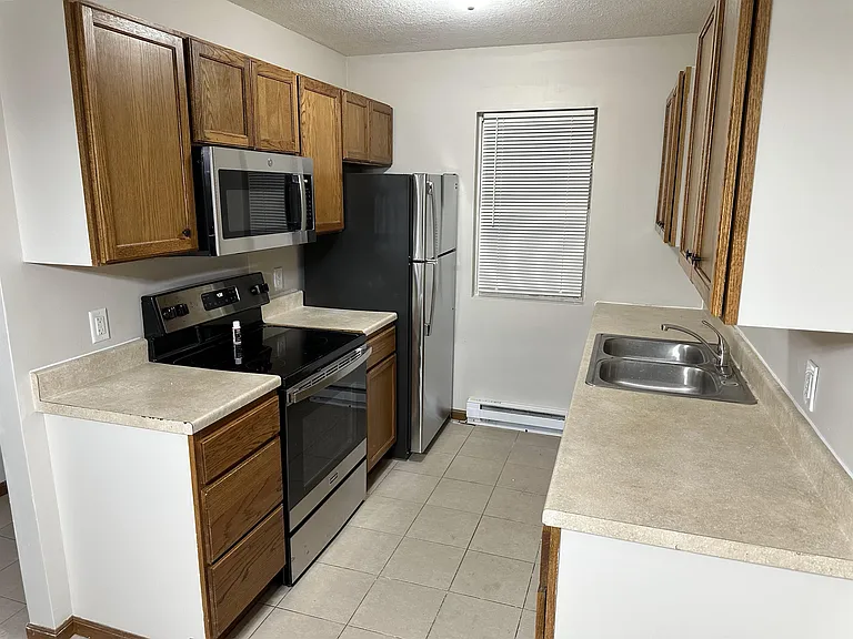 211 2nd Ave #1 — Photo 4