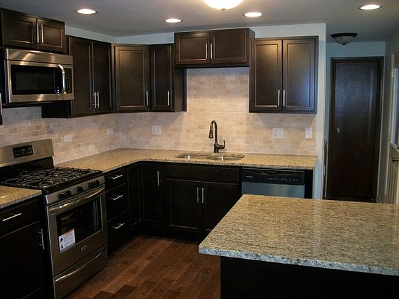 4th image of 1007 S Fairlane Dr