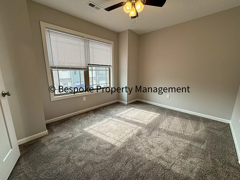 31-41 Goliath Dr — Photo 20