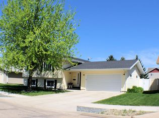 1814 14th Ave W, Williston, ND 58801