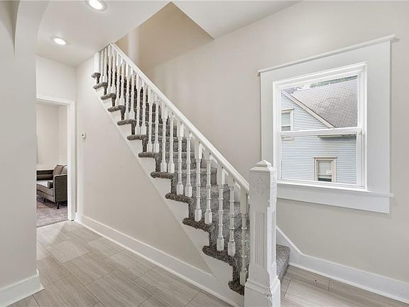5th image of 200 N 16th St