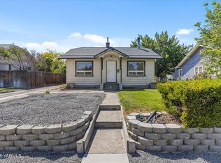 212 N 3rd St, Selah, WA 98942