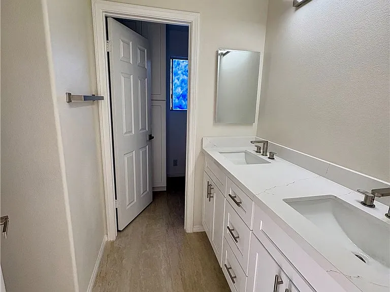 26601 White Oaks Dr — Photo 4