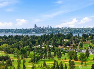 8900 NE 16th St, Clyde Hill, WA 98004
