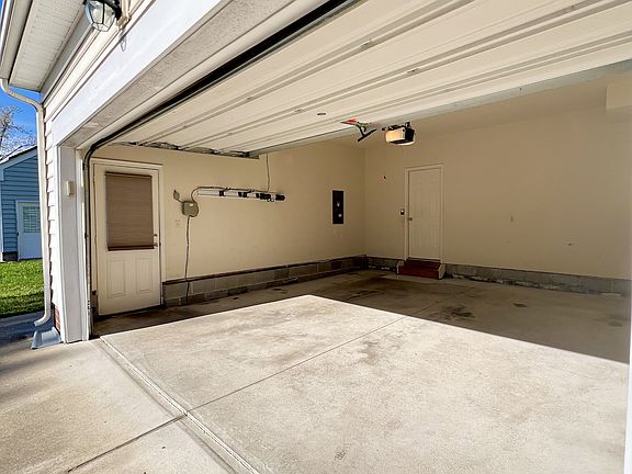 3rd image of 109 Zebulon Ct