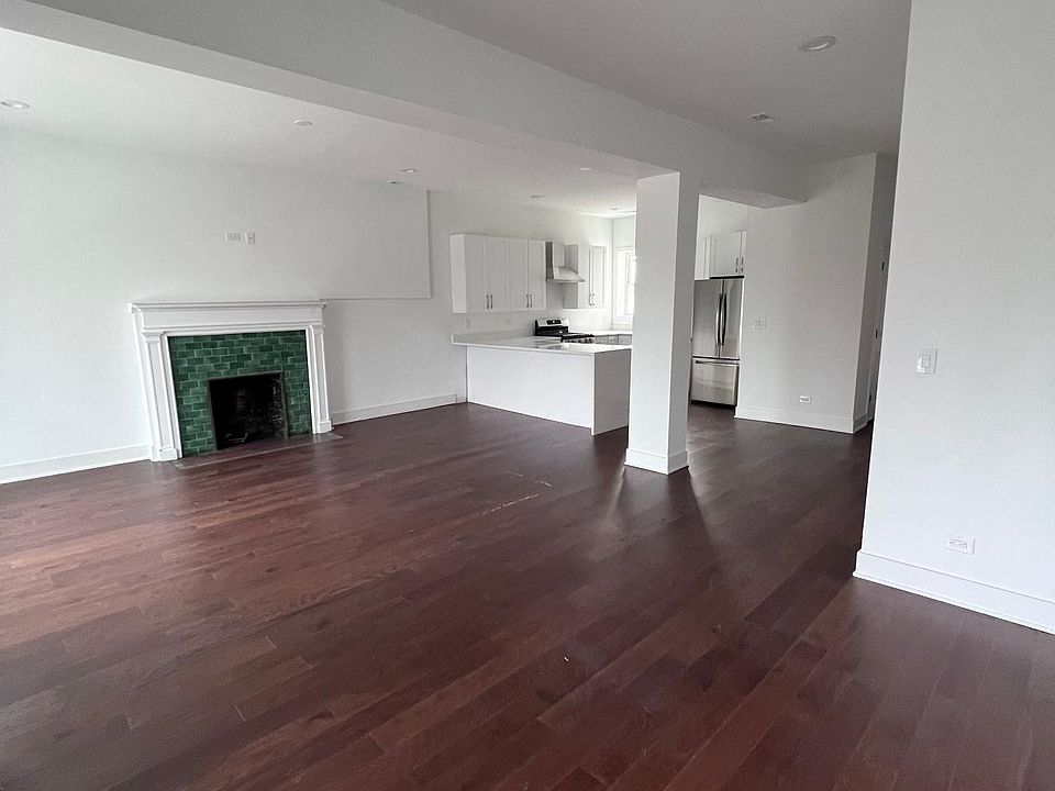 1st image of 4924 S King Dr #1