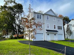 63 Castine St, Worcester, MA 01606