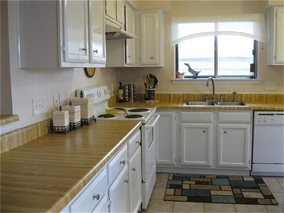 2nd image of 2785 Wood Hollow Dr