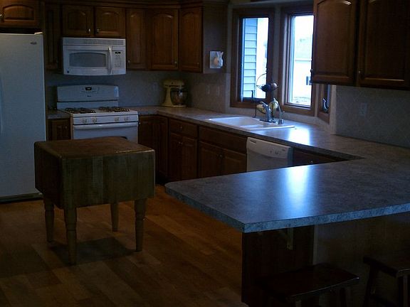 3rd image of 9036 New Holland St