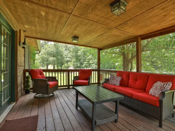 148 Crest Ln, Onalaska, TX 77360