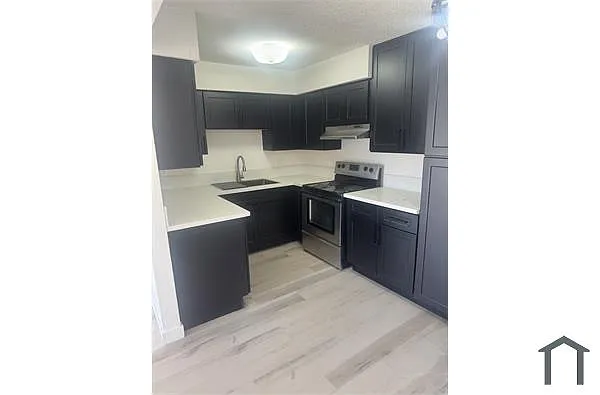 Building Photo - 615 S Royal Crest Cir #13