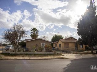 9500 Carnation Ave, Lamont, CA 93241
