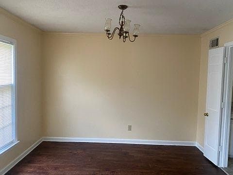 3rd image of 3361 Foxwood Dr