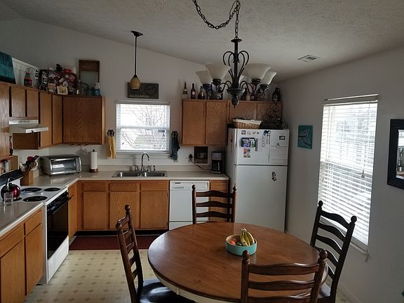 3rd image of 403 Atwood Dr
