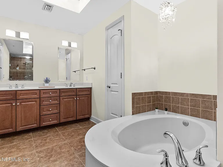 525 3rd St N #301 — Photo 31