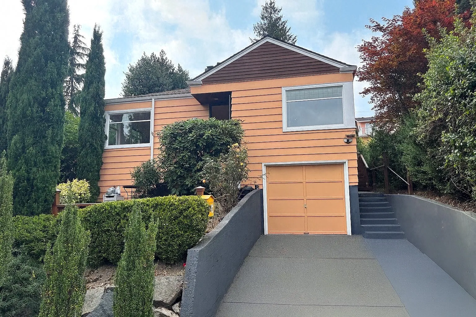 2 bed, 1010 sqft, $3,750 — Photo 1