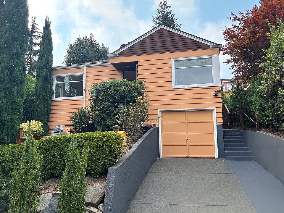 5721 36th Ave NE