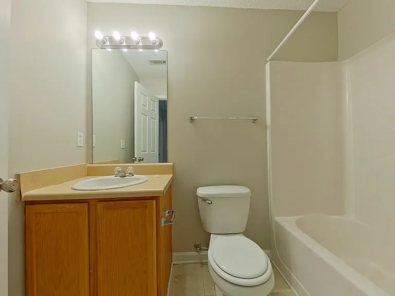 13-web-or-mls-10 Bathroom-3_04102026