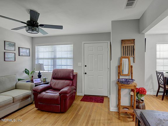 2nd image of 1818 BANBURY Road