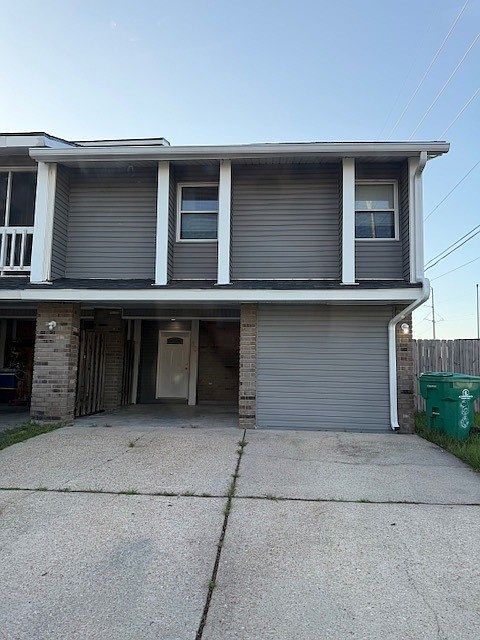1st image of 80 Stanton Hall Dr
