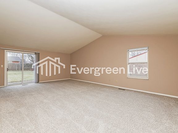 3rd image of 4727 Stonehedge St