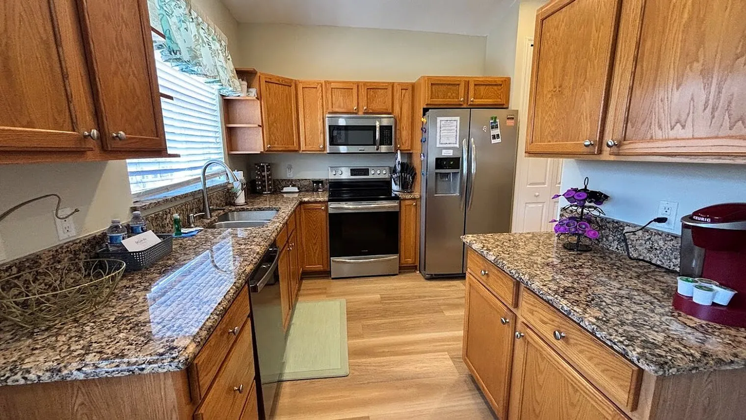 3 bed, 2.5 bath, $4,803 — Photo 3