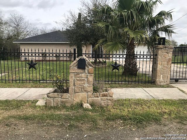 1st image of 1115 W Villaret Blvd