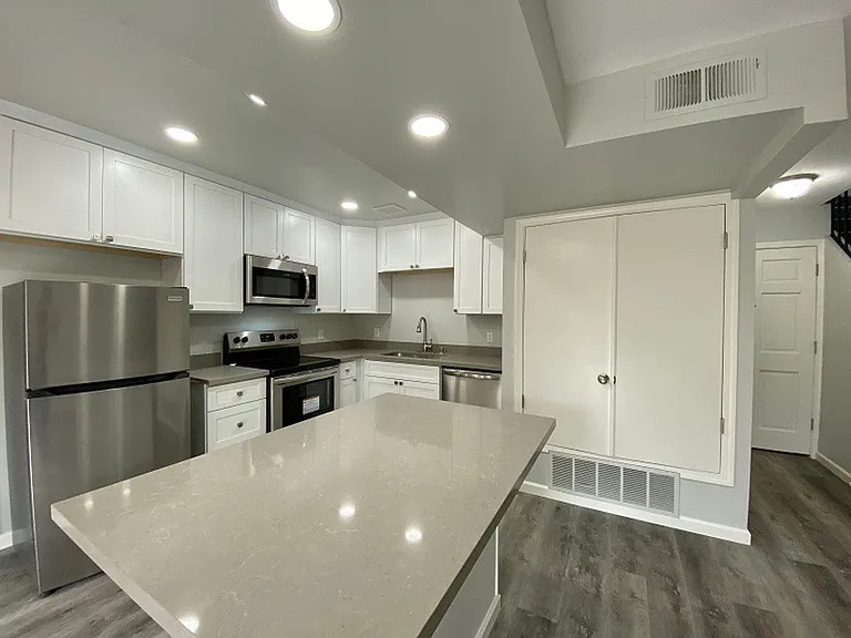 Adobe Creek Apartments — Photo 11