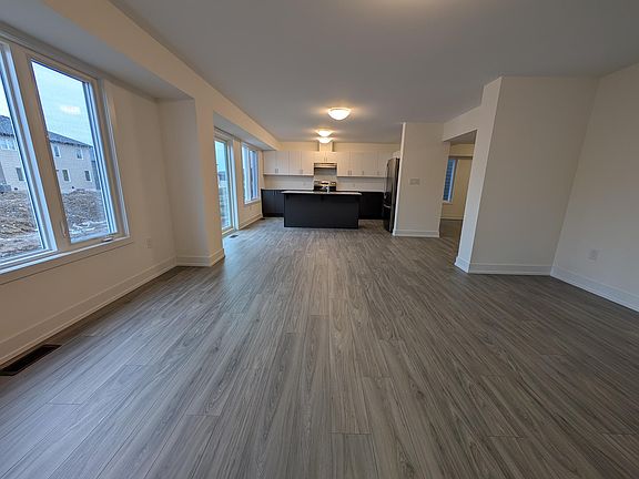 5th image of 60 Creighton Dr
