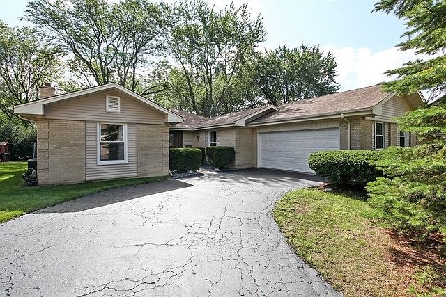 1st image of 2035 N Pinetree Dr