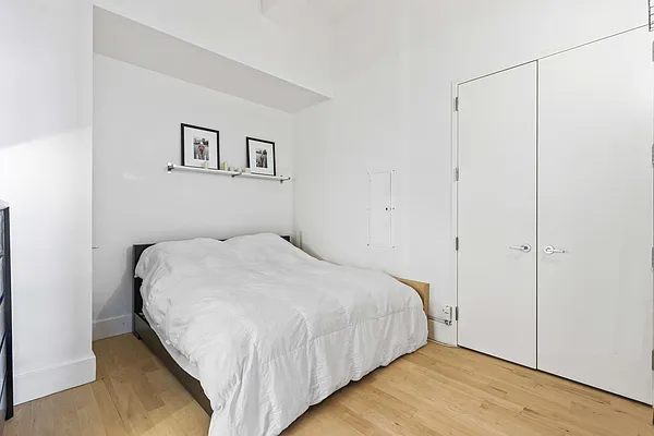 Sold by Avenues Real Estate | media 17