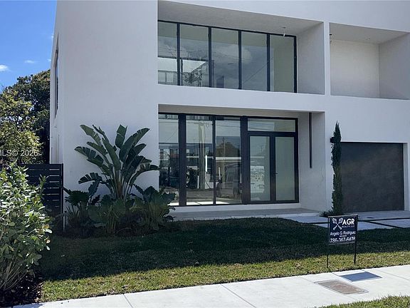 2nd image of 2484 SW 18th St