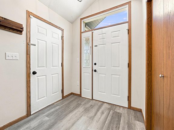 4th image of 426 17th St E