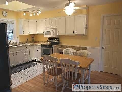 3rd image of 3 Sedgewick Ln