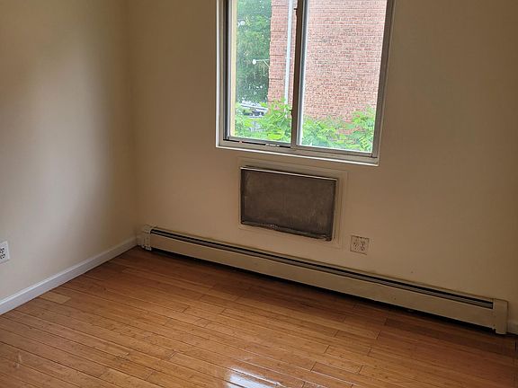3rd image of 730 Pugsley Ave Floor 2