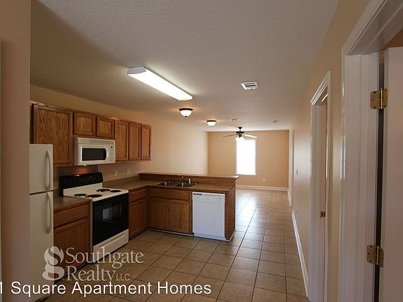 3rd image of 614 N 40th Ave APT 1