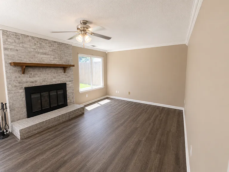 1836 Haviland Dr — Photo 2