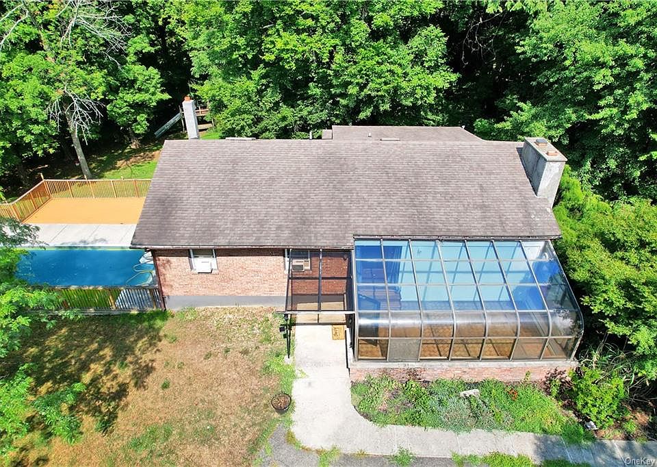 1st image of 23 West Dr