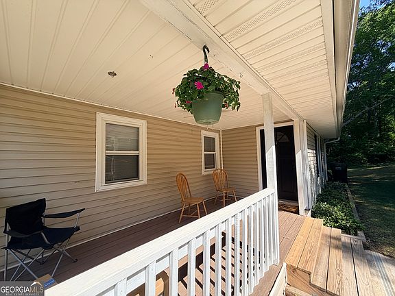 3rd image of 5079 Hudson Rd