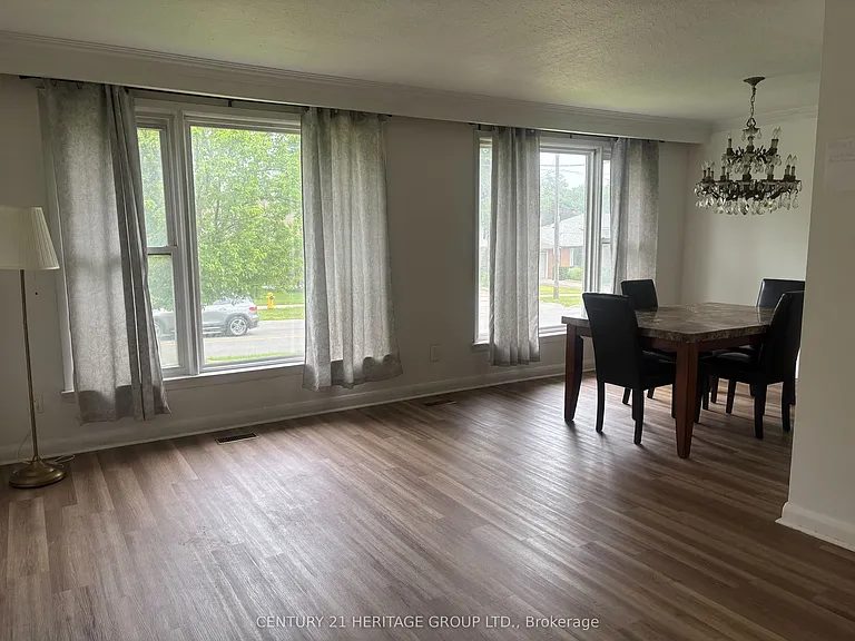 65 Cummer Ave — Photo 8