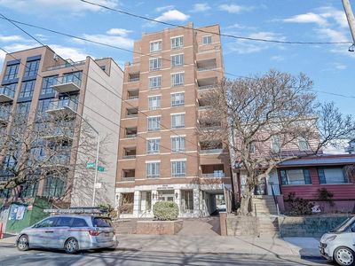 25-25 Newtown Ave #5A, Astoria, NY, 11102