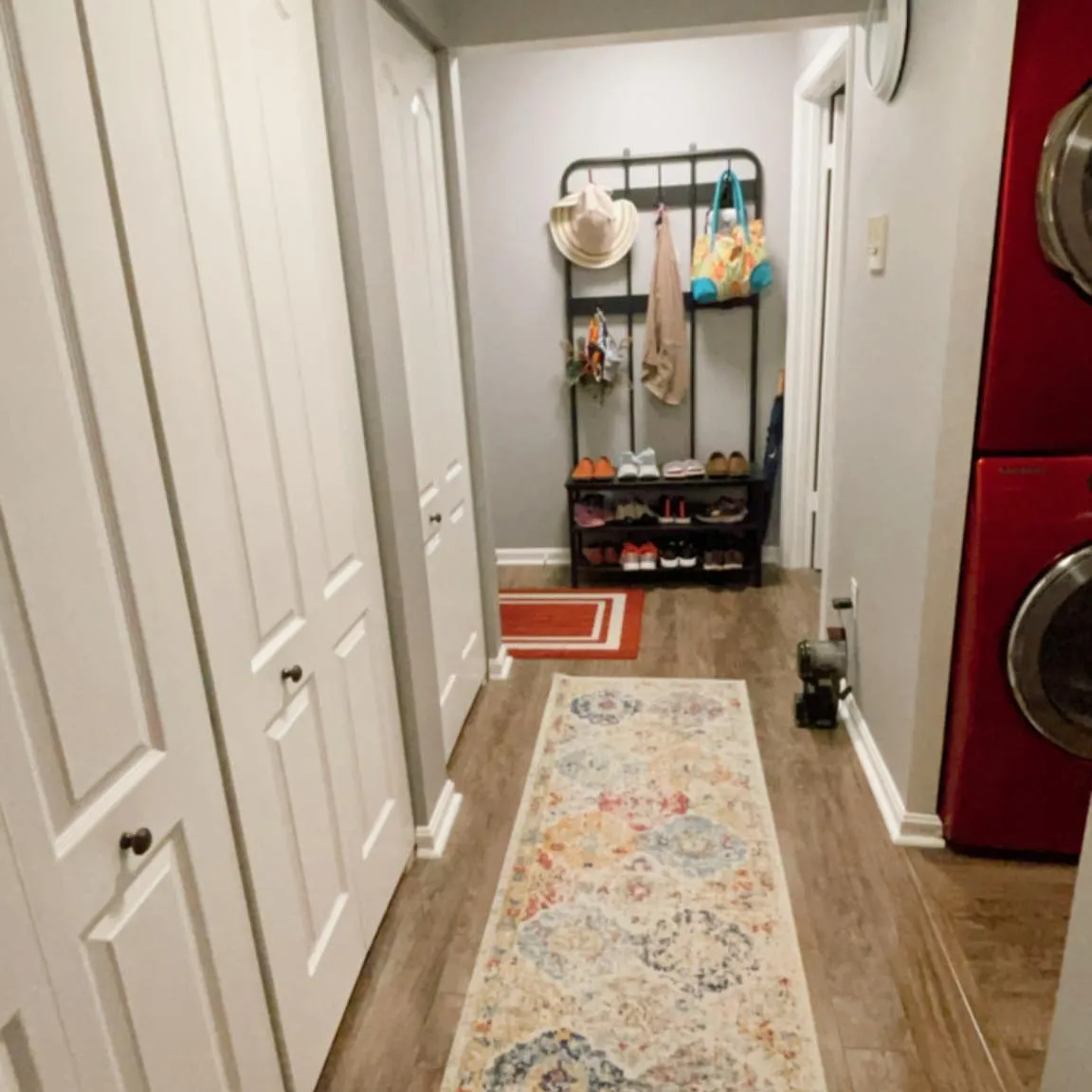 3 bed, 1090 sqft, $2,300 — Photo 3