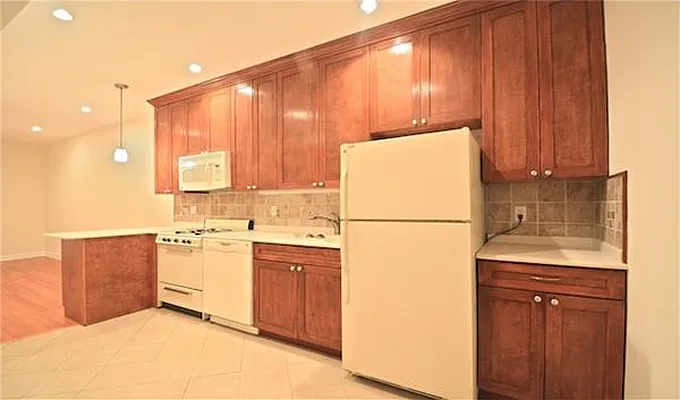 Rented by Maz Group NY | media 17