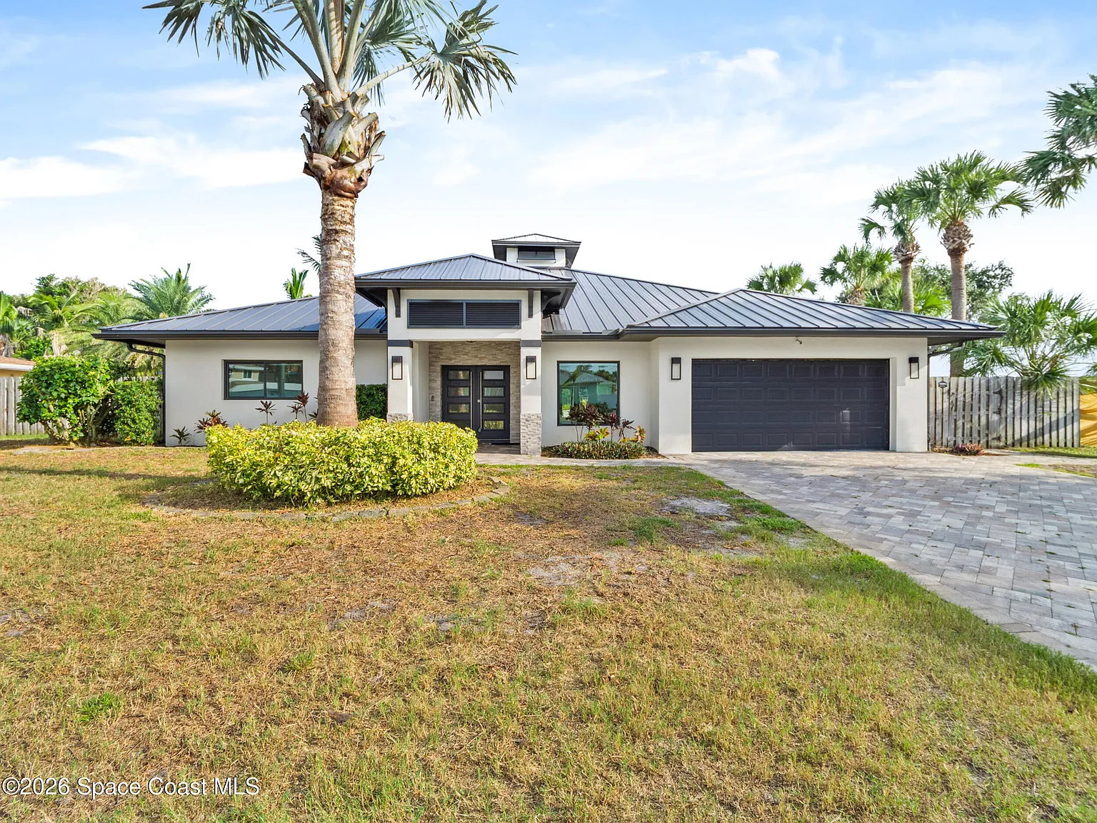 4 bed, 2.5 bath, 2653 sqft, $5,200 — Photo 1
