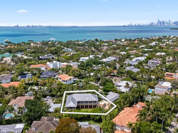 685 Harbor Ln, Key Biscayne, FL 33149