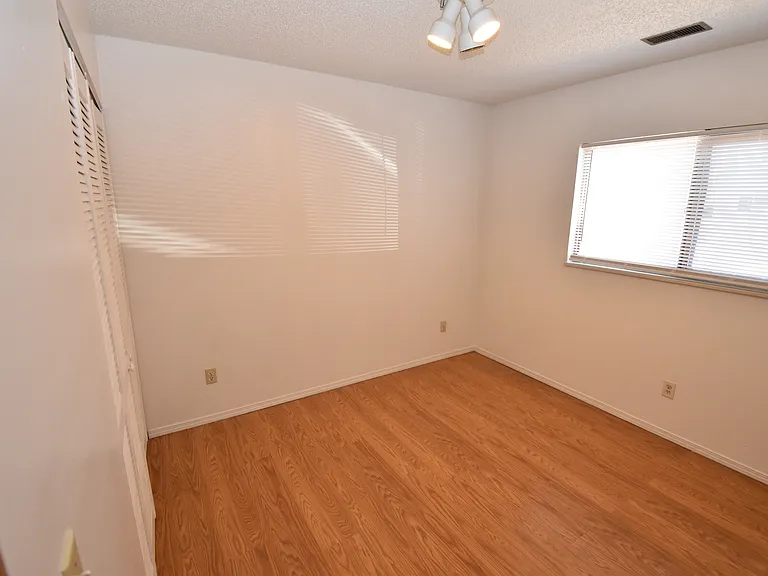 1050 Mazatlan Cir #C — Photo 19